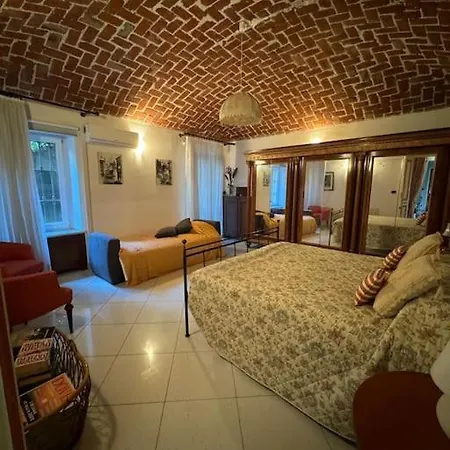 Giulia, Strategic Position