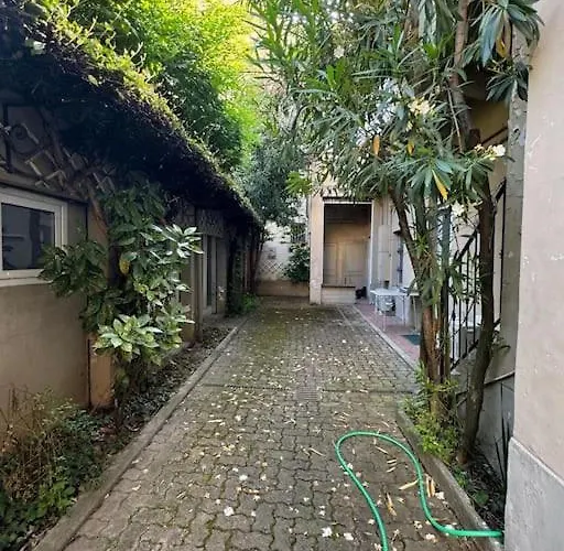 Giulia, Strategic Position Apartment *