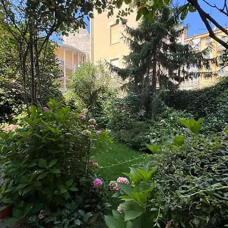 Apartament Giulia, Strategic Position